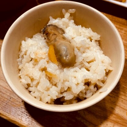 牡蠣の出汁がご飯に染みてて牡蠣もふっくらで美味しかったです^_^！！また作りたいと思います！